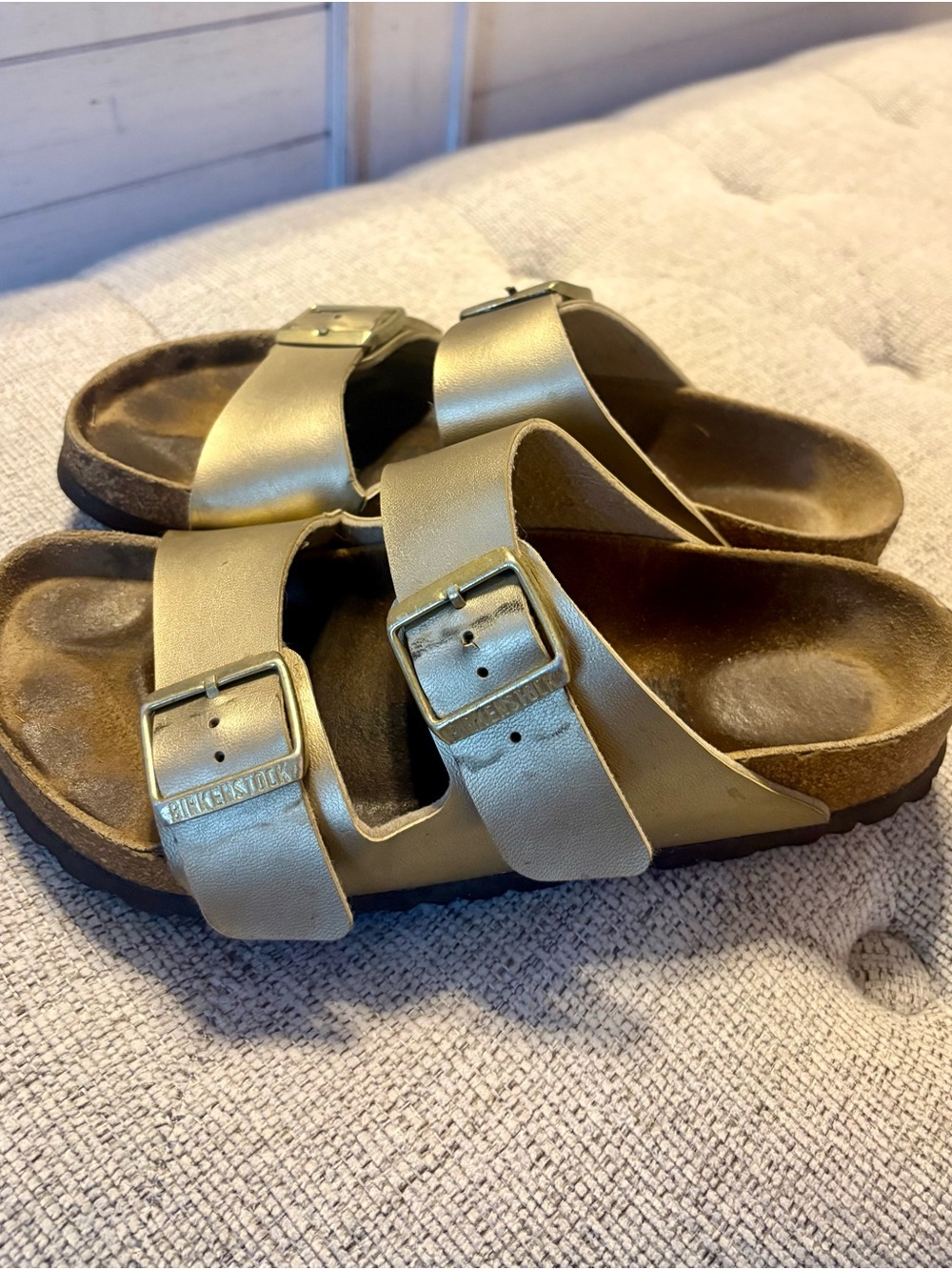 Birkenstock Arizona metallic gold sandals in EU size 38 (US Women's 7-7.5